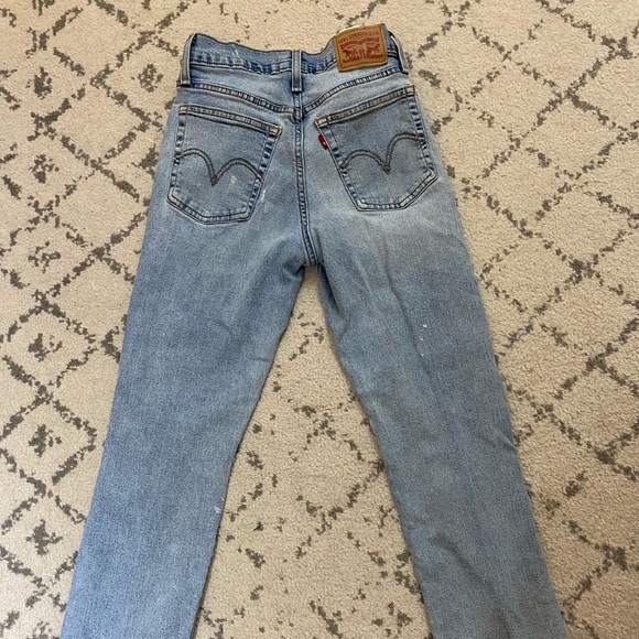 Levi’s Straight Leg Jean - Picture 3 of 5